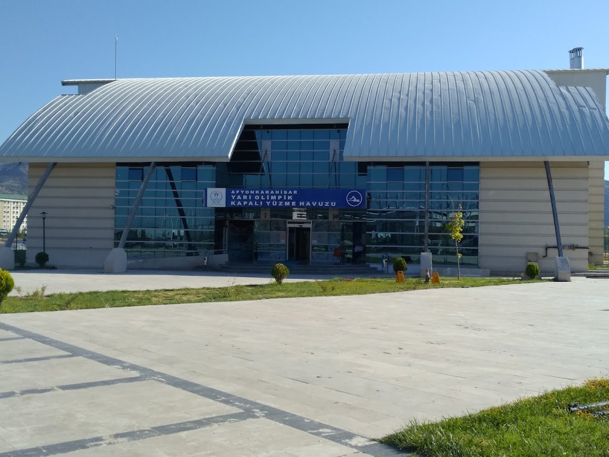 Afyonkarahisar Yarı Olimpik Kapalı Yüzme Havuzu