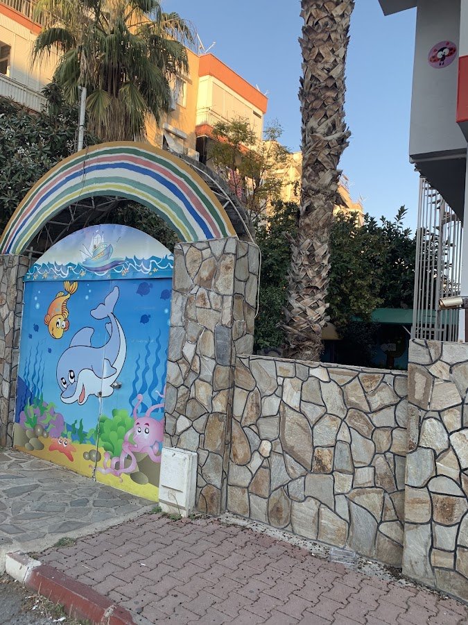 Minik Ayaklar Kreş Gündüz Bakım Evi ve Çocuk Kulübü