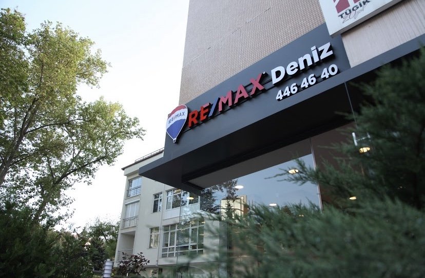 Çankaya Emlakçı Re / Max Deniz Emlak Ofisi