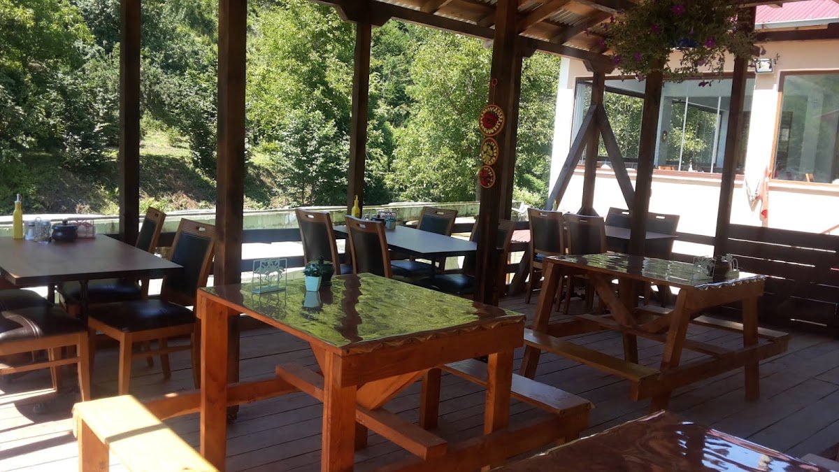 Deliklikaya Alabalık Çiftliği ve Restorant (Kırmızı Benek)