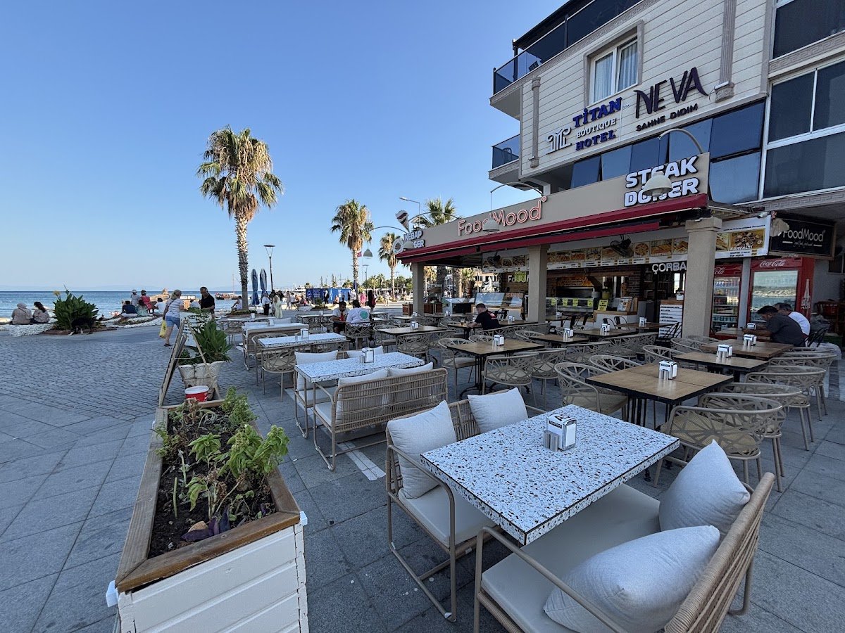 Foodmood Cafe & Resturant