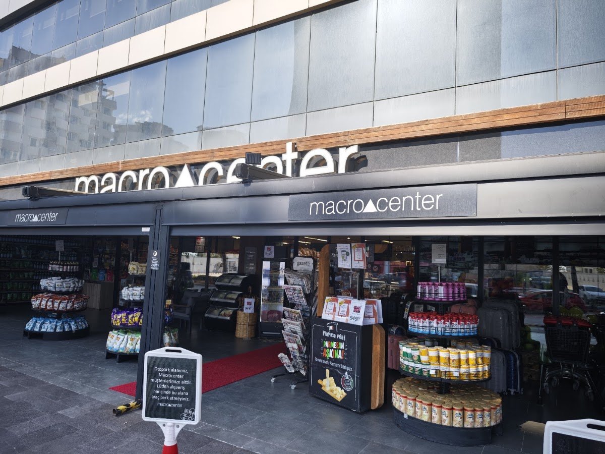 Macrocenter