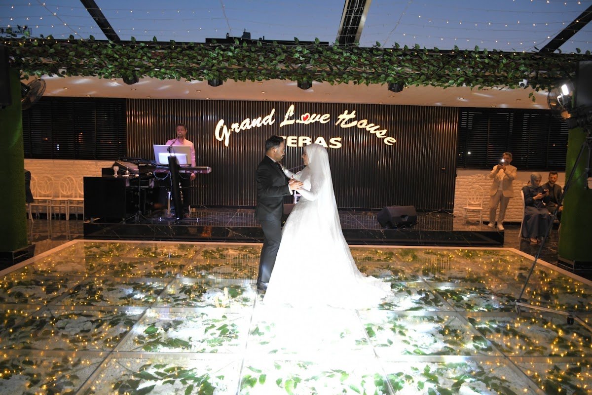 Grand Love House Wedding