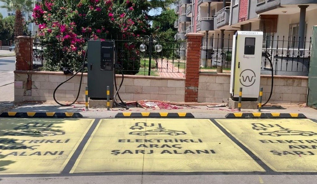 Otowatt Elektrikli Araç Şarj İstasyonu