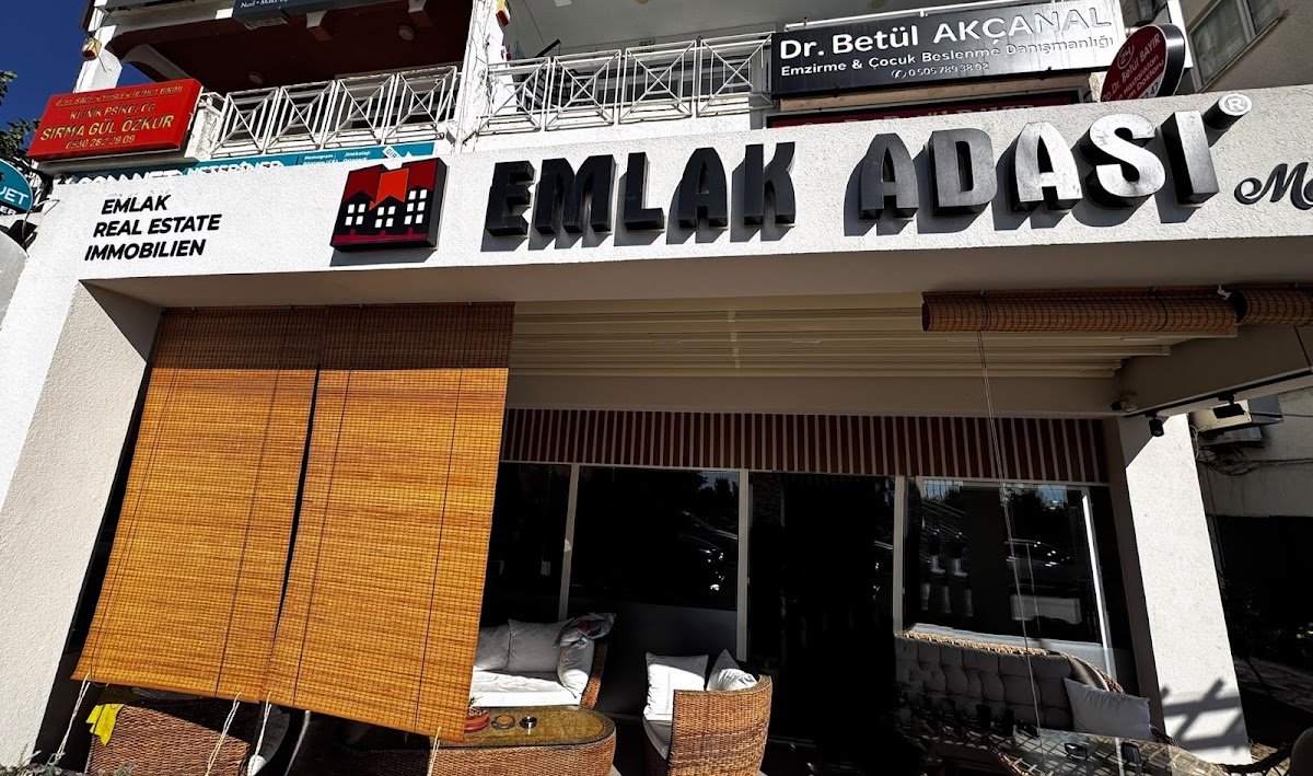 Emlak Adası Kuşadası Marina