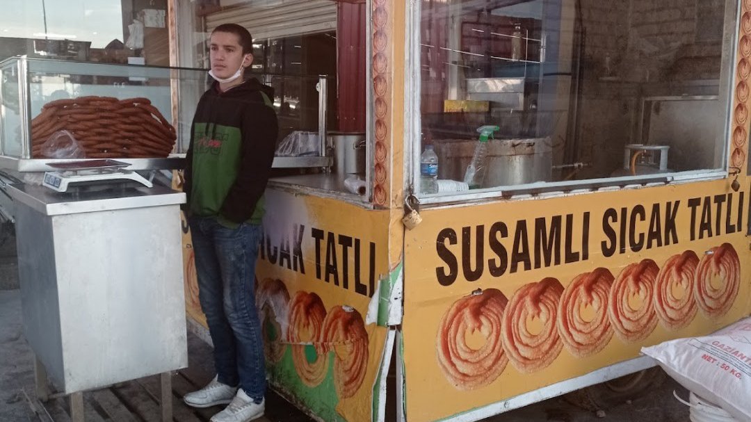 Susamlı Sıcak Tatli