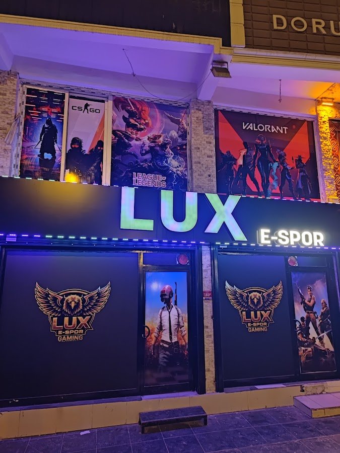 Lux E-Spor Gaming Cafe