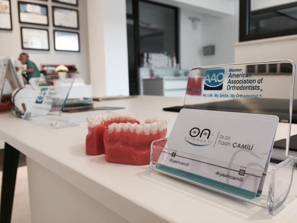 Ortodonti Uzmanı Diş Hekimi Dr.Yasin Çamili - Balıkesir - İnvisalign - Diş Teli