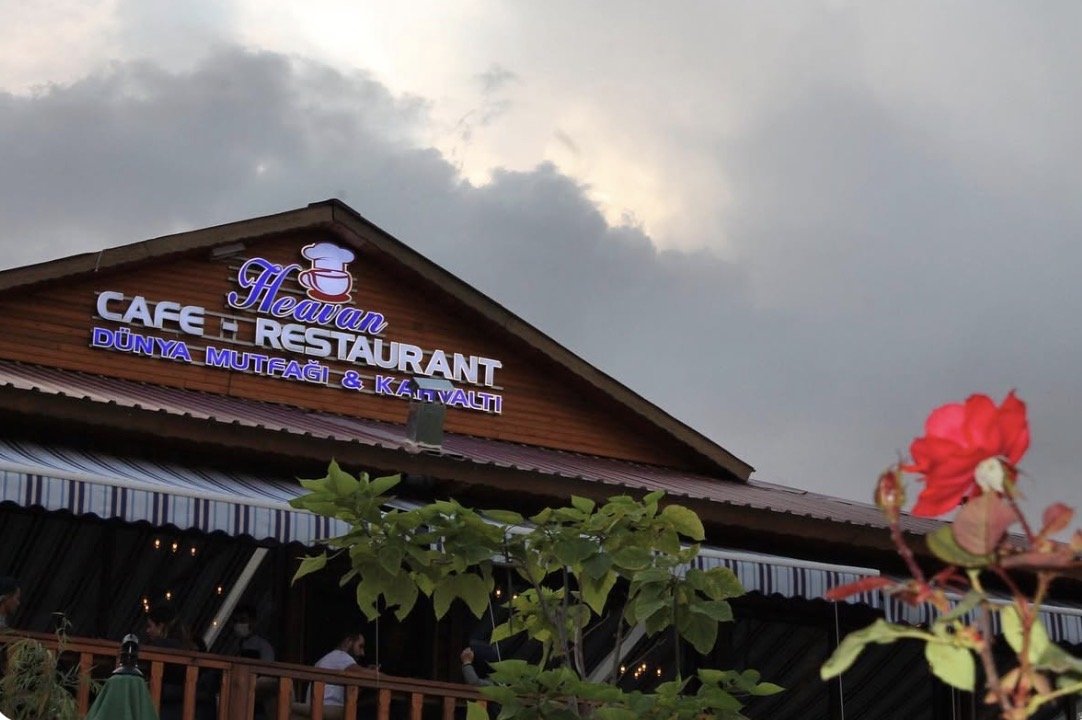 Heavan Cafe & Restaurant
