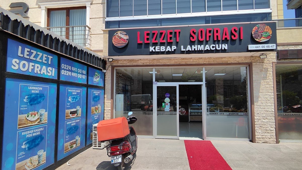 Üç Evler Lezzet Sofrası