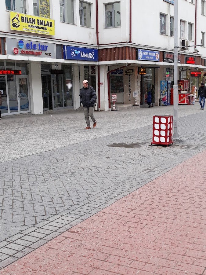 Kamil Koç