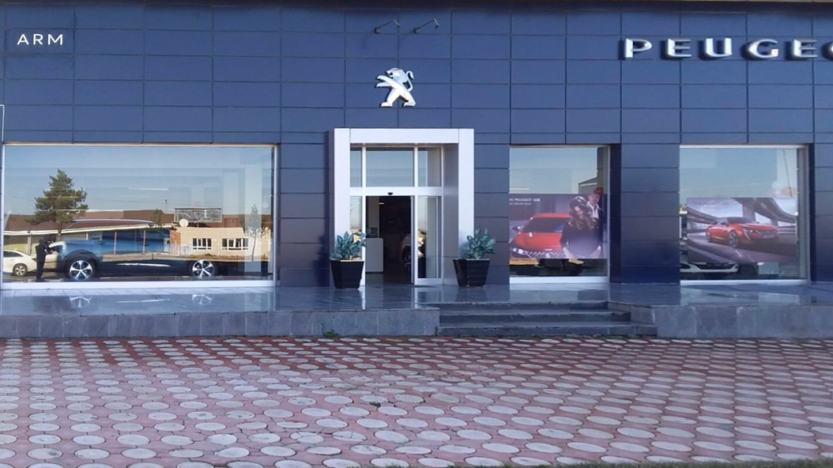 Peugeot Arm Batman