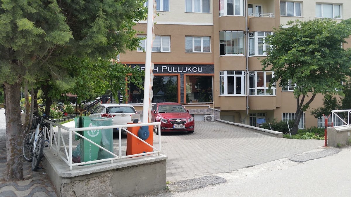 Semih Pullukcu Saç Atölyesi