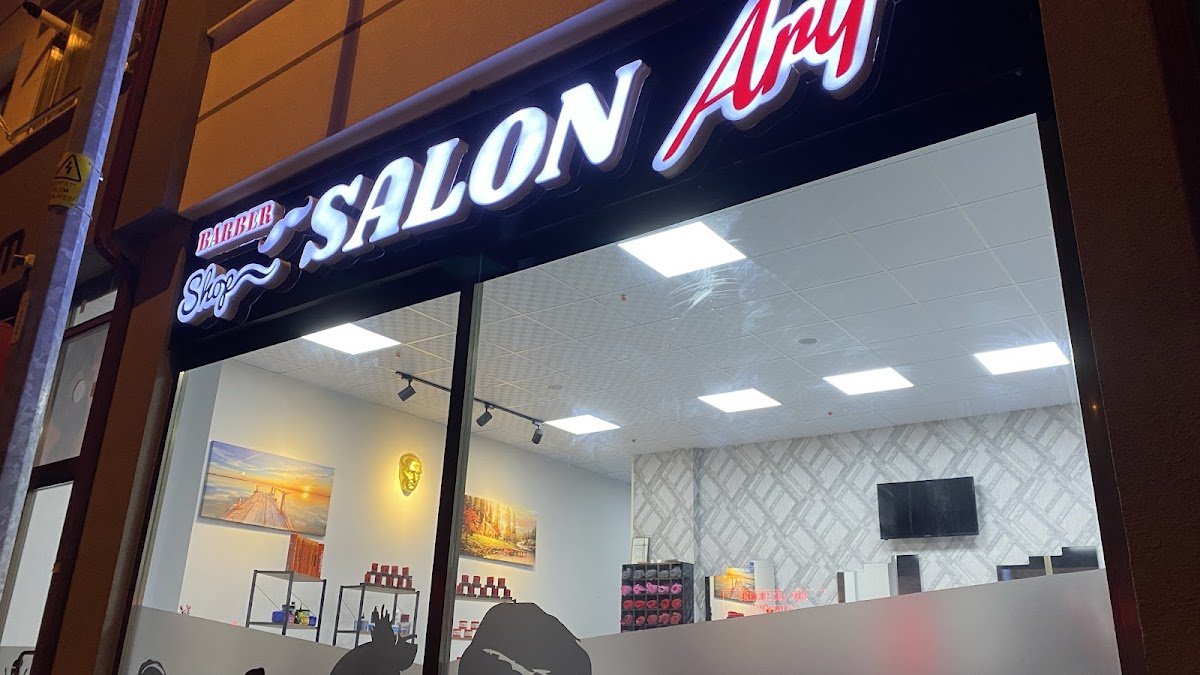 Salon Arif.