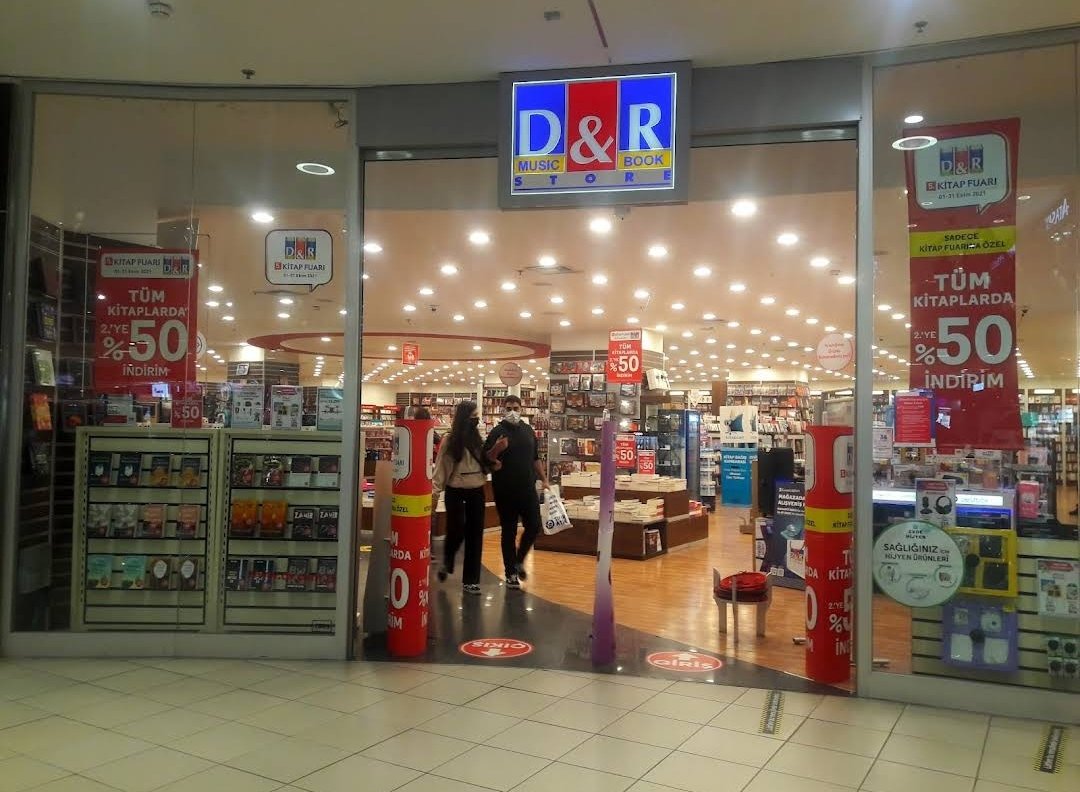 D&R