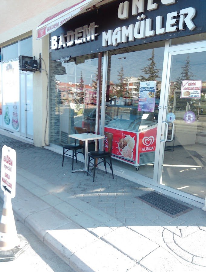 Badem Pastanesi