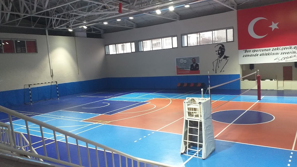 Kemal Unakıtan Spor Salonu