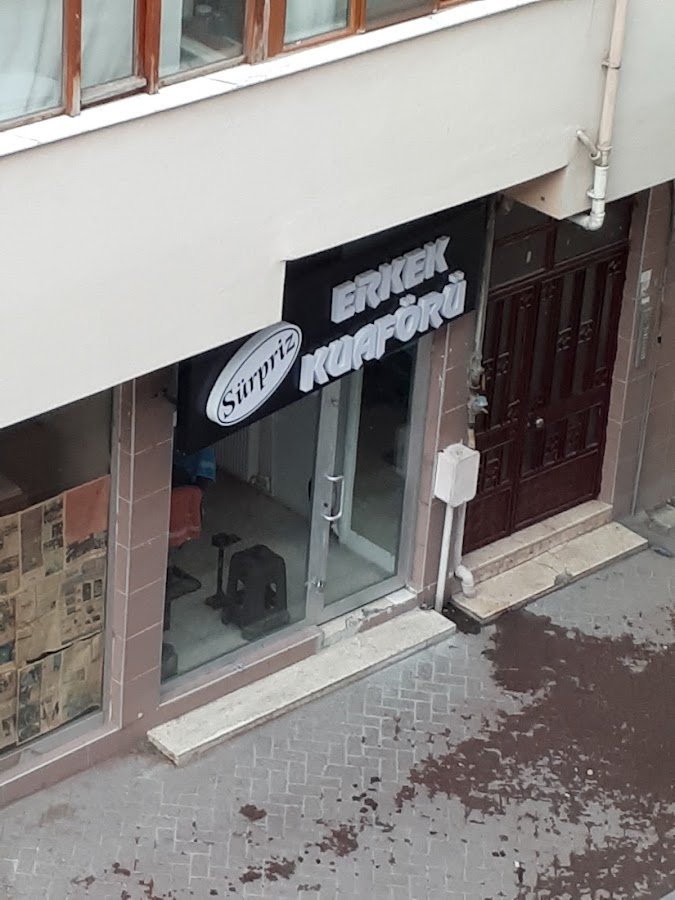 Sürpriz Erkek Kuaförü
