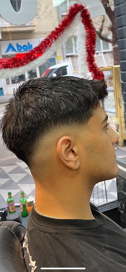 Saloon Sy