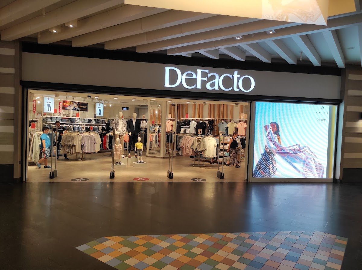 Defacto