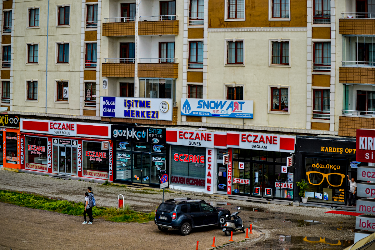 Güven Eczanesi