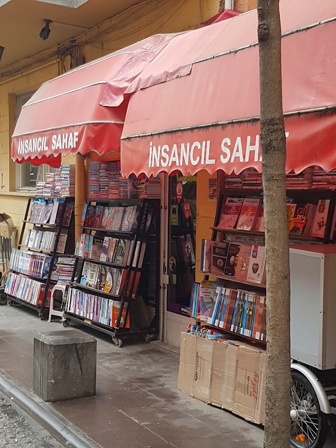 İnsancıl Kitabevi - Dershaneler Sokağı Şubesi