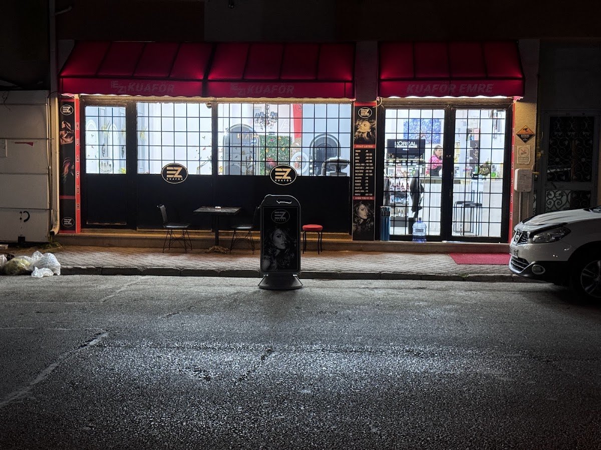 E / Z Hair Lounge