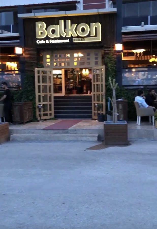 Balkon Cafe & Restaurant