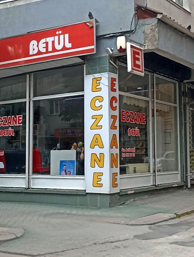 Eczane Betül