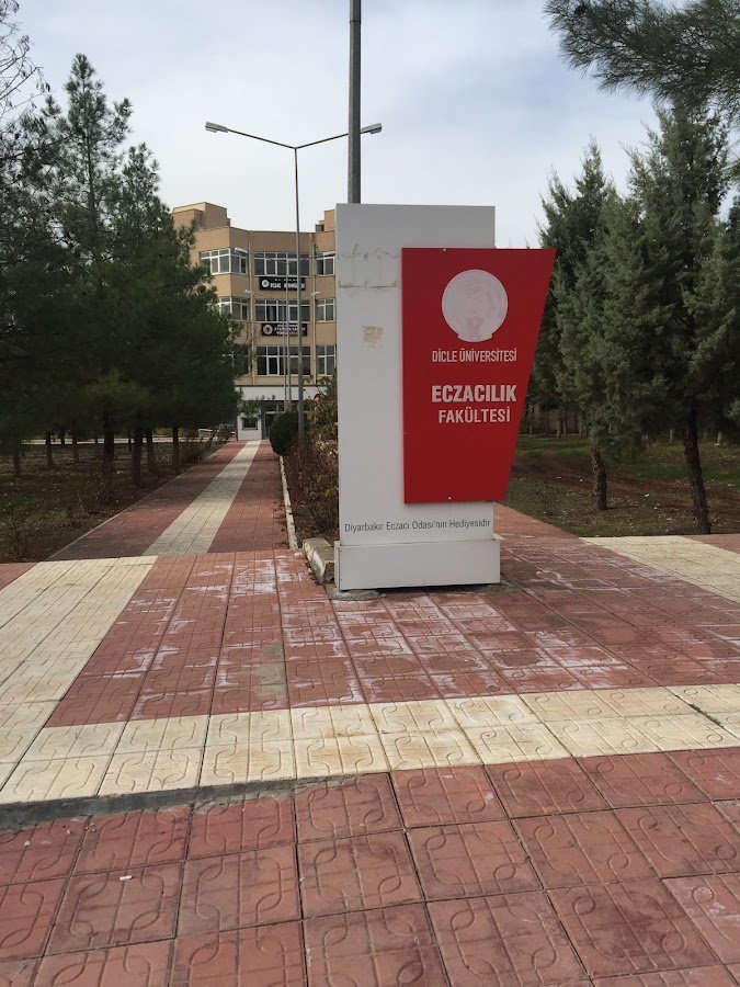 Dicle Üniversitesi Eczacılık Fakültesi