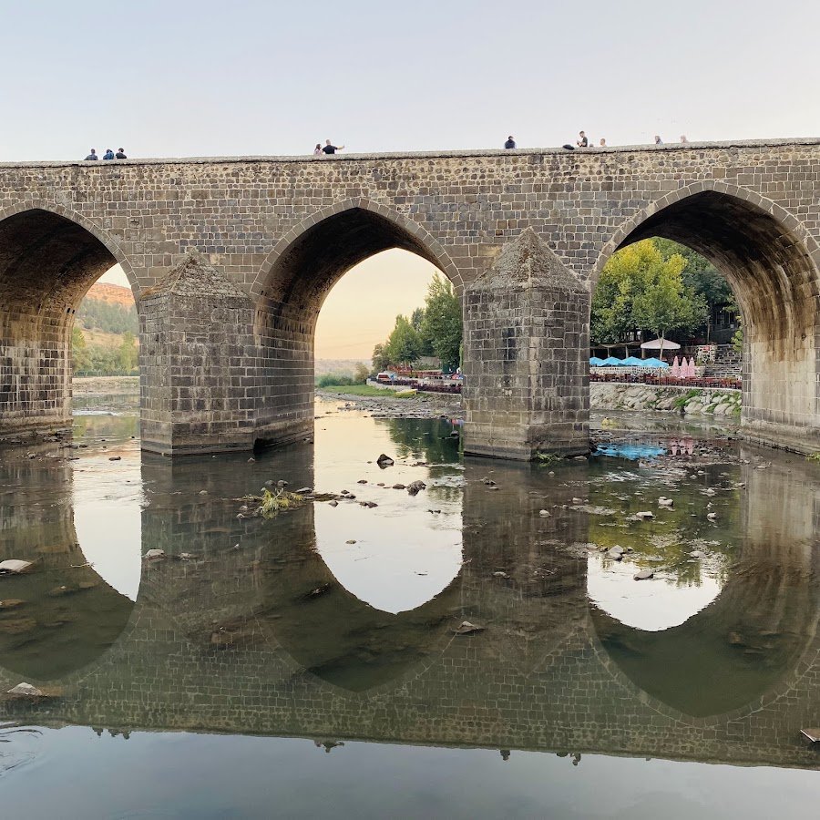 On Gözlü Köprü