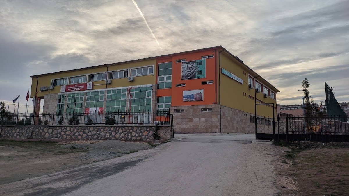 Elazığ Şehit Muammer Faruk Salgar Gençlik Merkezi