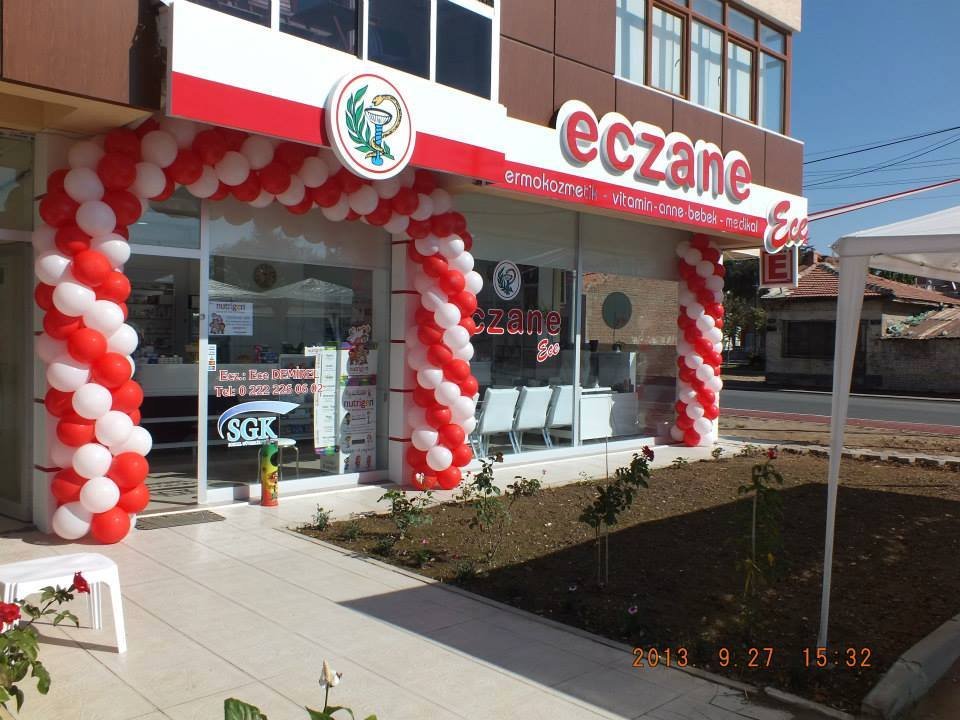 Ece Eczanesi