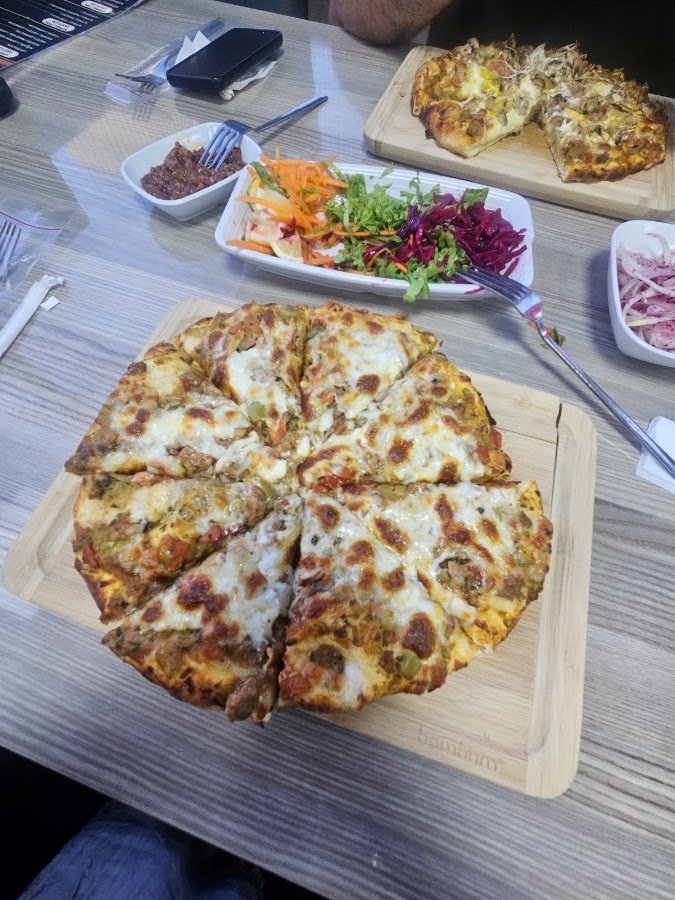 4 Kardeşler Pide & Lahmacun Salonu
