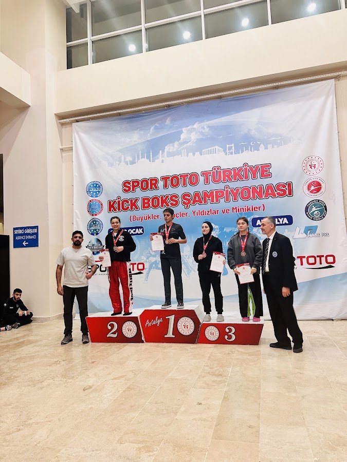 Üniversite Spor ( Kickboks-Boks-Fitness)