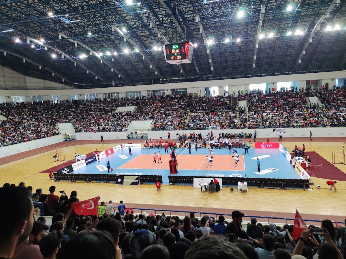 Fırat Üniversitesi Çok Amaçlı Kapalı Spor Salonu