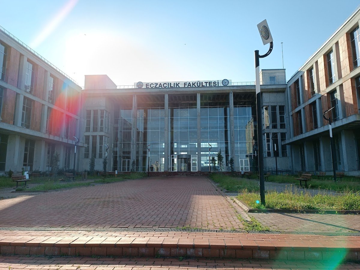 Trakya Üniversitesi Eczacılık Fakültesi