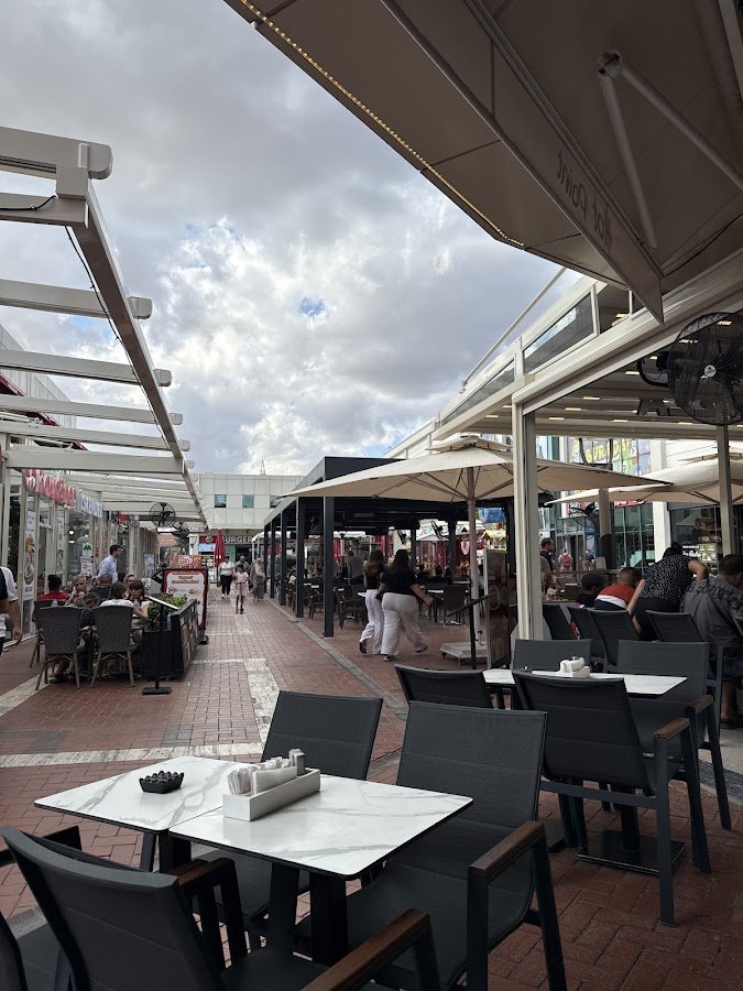 Hotpoint Cafe & Restaurant
