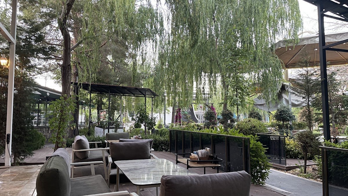 The Serra Restaurant & Garden