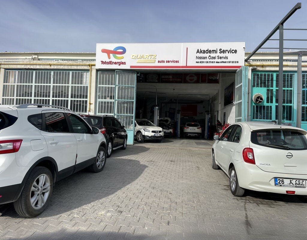 Totalenergies Quartz Auto Services - Akademi Oto