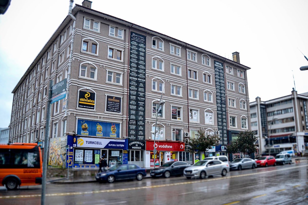 Cep Telefon Bilgisayar Kuafor Cay Ocakları Avukatlar Harika Bir Merkez