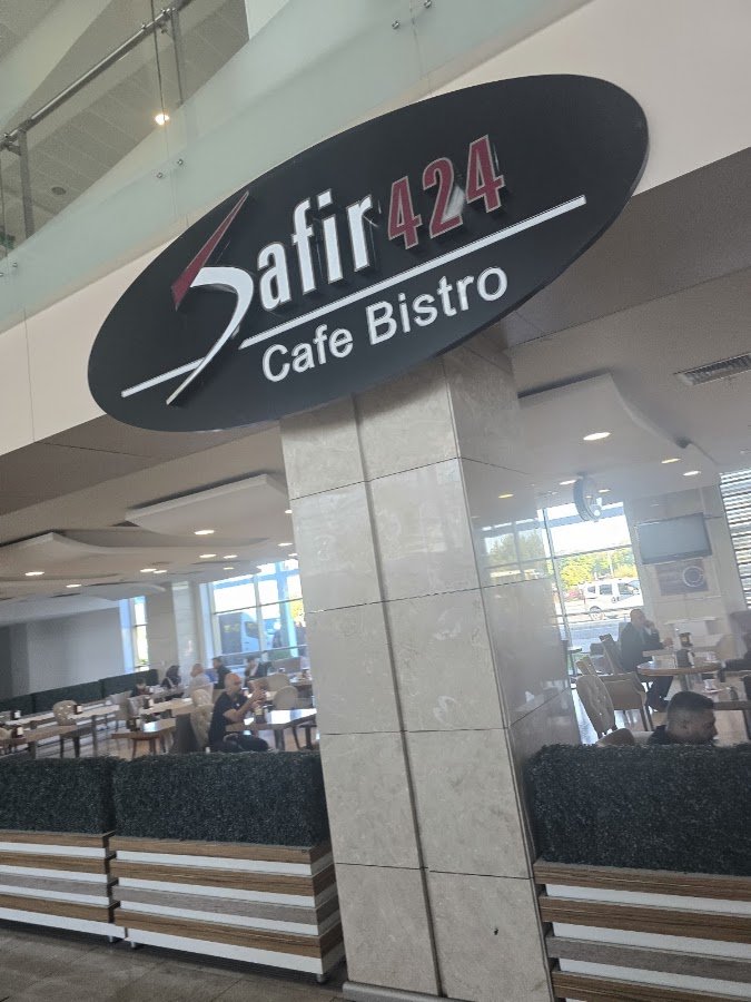 Safir 424 Cafe Bistro