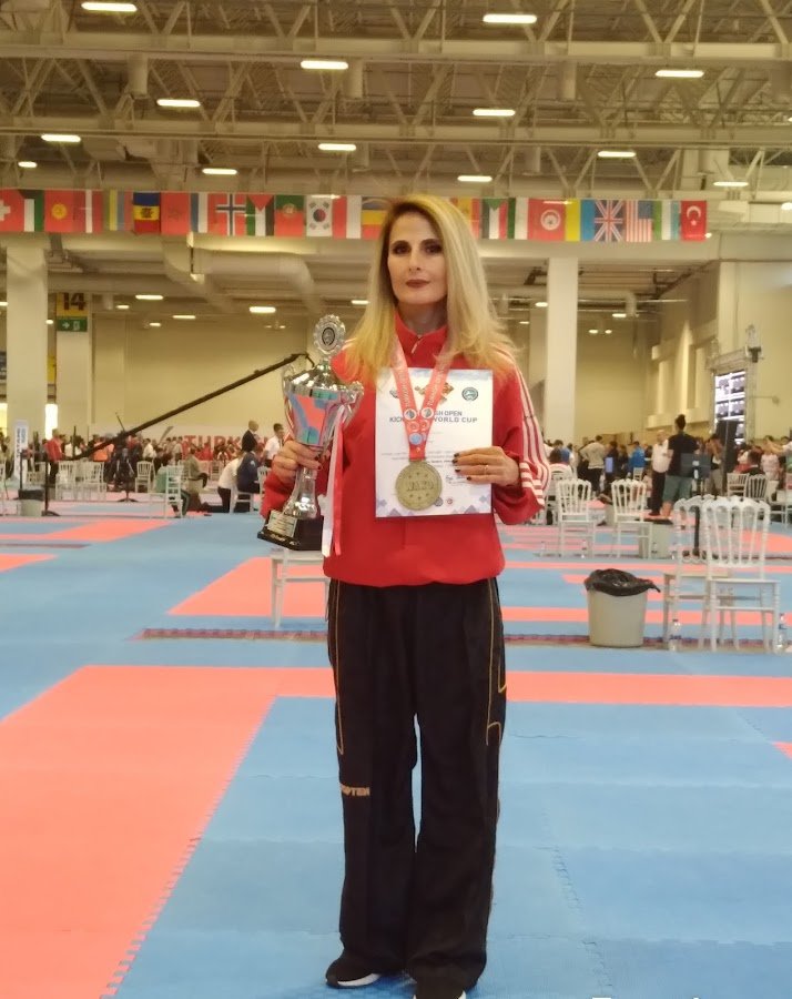 Yeni Bornova Spor Kulübü Kick Boks -Taekwando- Pilates Grup ve Özel Dersler
