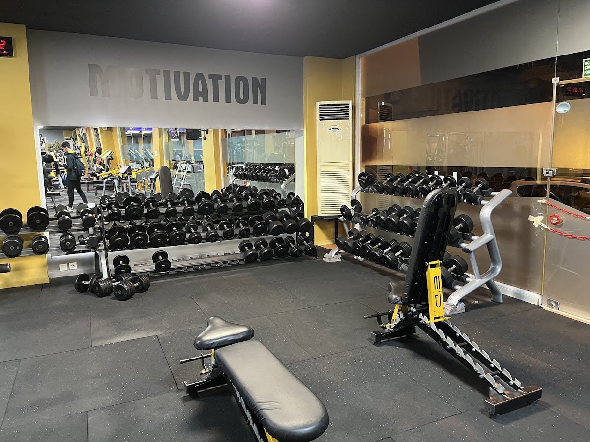 Metropol Fitness - Kick Boks - Taekwondo - Personel Trainer - Karşıyaka Spor Salonu - Yalı Mahallesi - Atakent