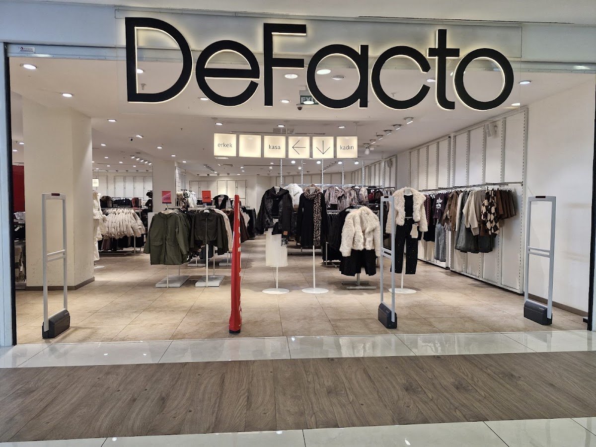Defacto