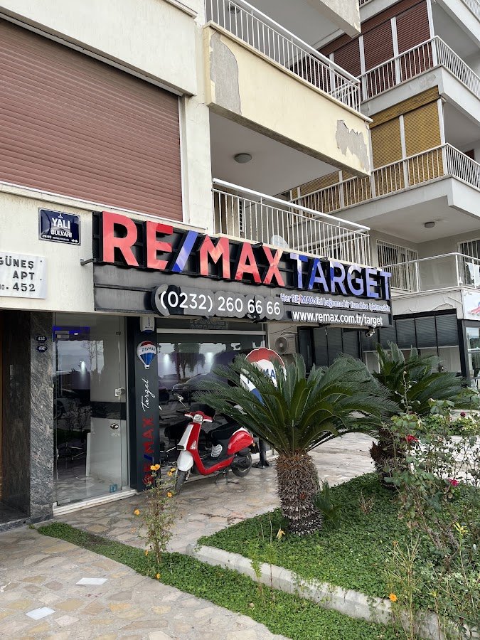 Remax Target Karşıyaka İzmir