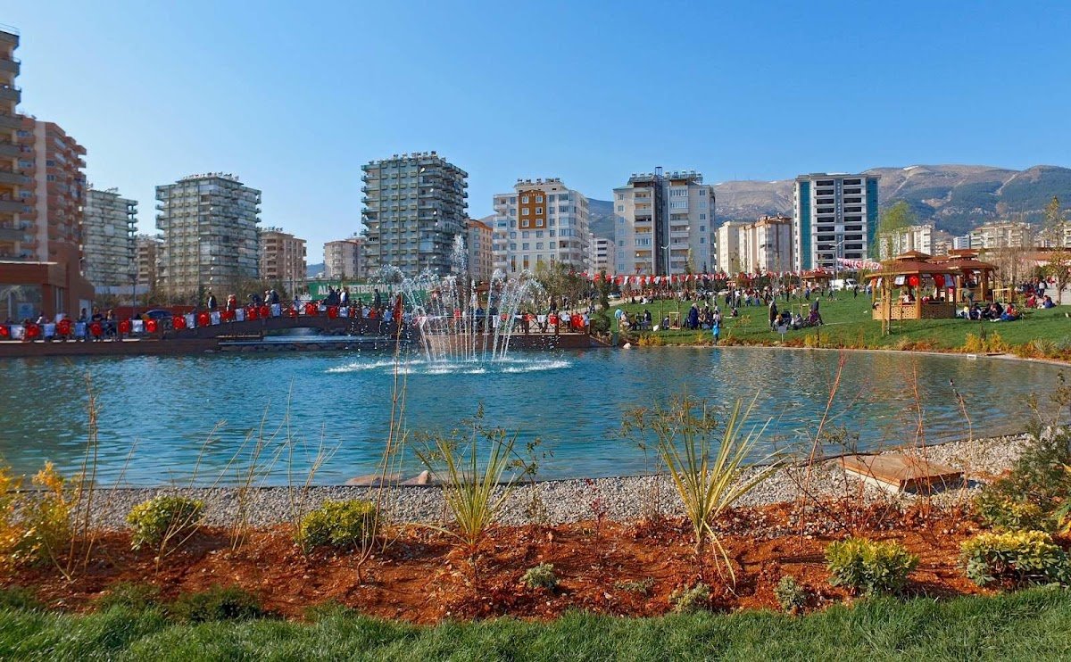 Aliya İzzetbegoviç Parkı