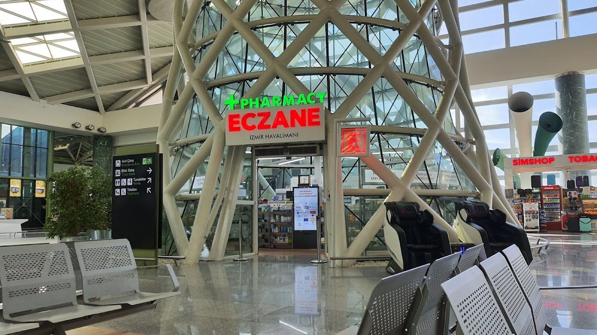 İzmir Havalimanı Eczanesi
