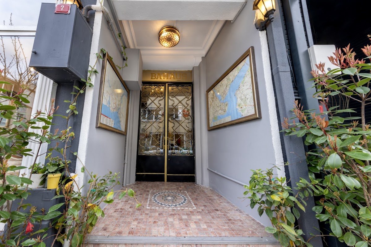 Bahaus Hostel Otel