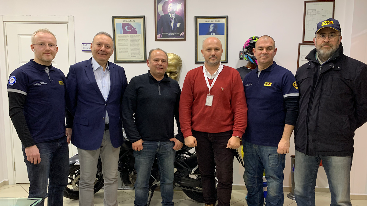 İleri Defansif ve Güvenli Sürüş Eğitimi İzmir